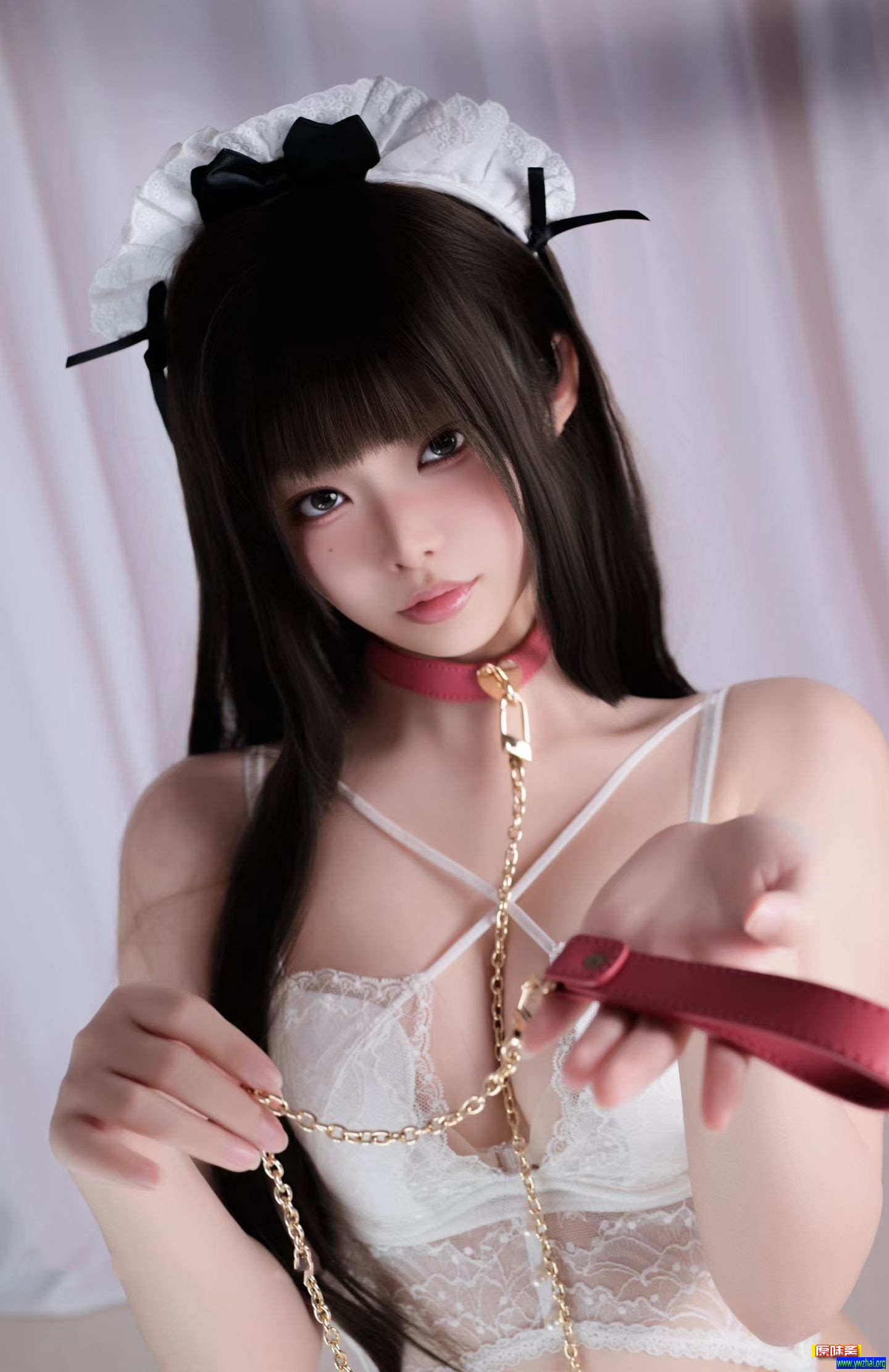 [推荐]姐姐露脸自拍小女仆，白丝大PP隔着屏幕溢出味儿